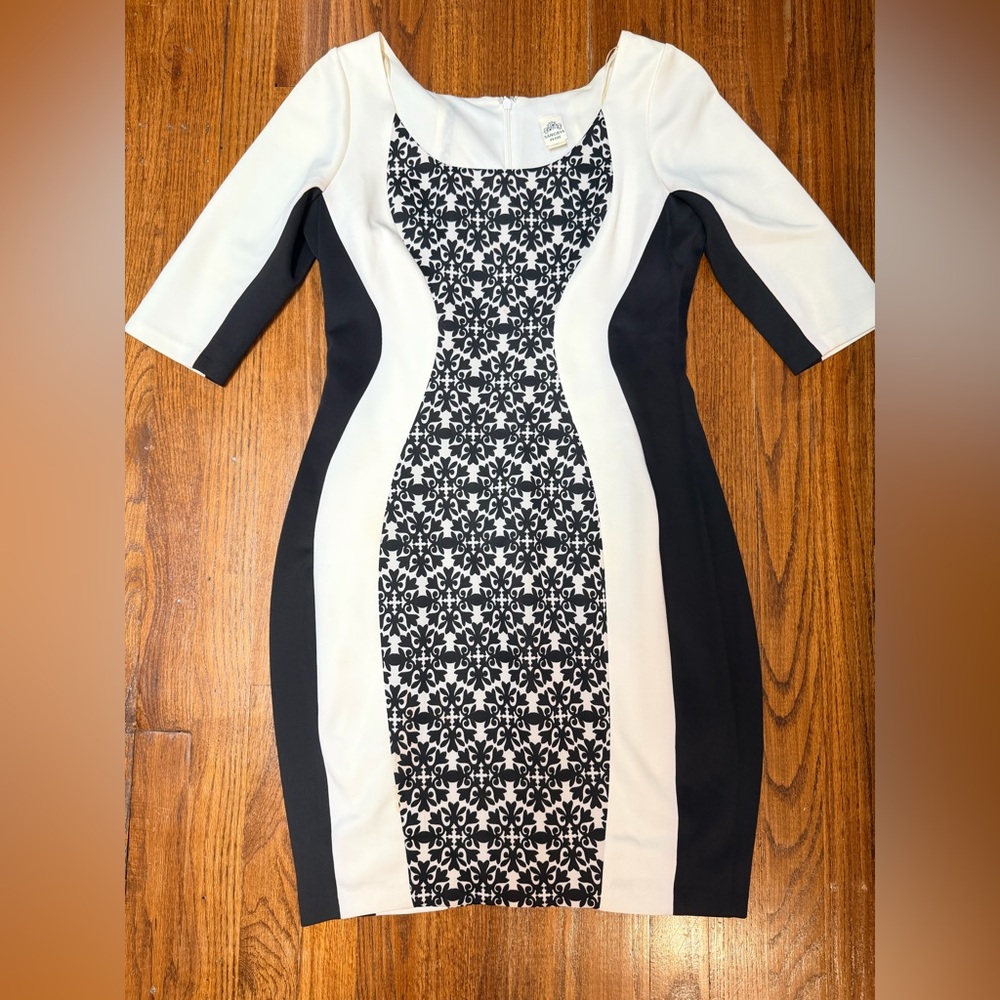 Signature by Sangria Black and White Long Sleeve Dress